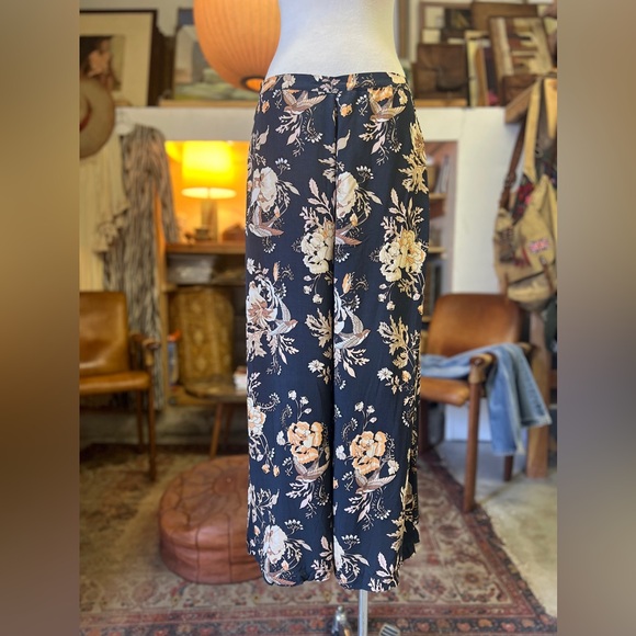 Spell Rosa Cropped Pants XL NWT - Picture 2 of 3